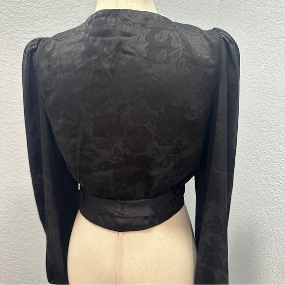 WAYF Size M Black Floral Jacquard Elegant Silky Cropped Classic Wrap Top Date - Picture 2 of 11